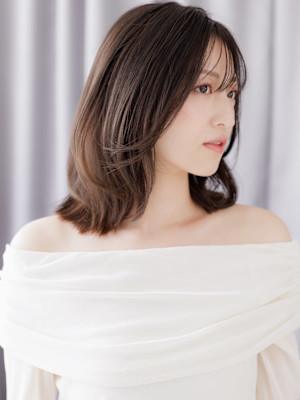 黒髪ダークアッシュくびレイヤー小顔ハッシュカット30代40代