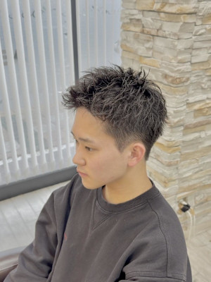 20代30代メンズ束感スパイキーショート