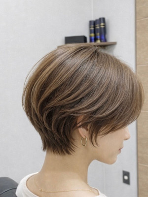 白髪ぼかしハイライトショート