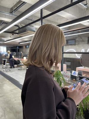 ミルクティーベージュ