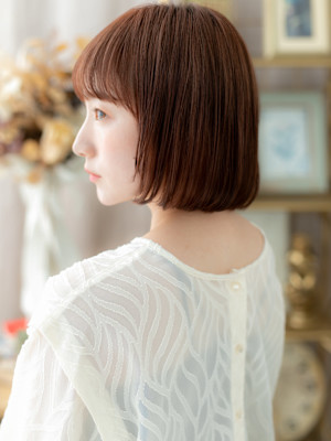 ツヤ髪ミルクティーピンク切りっぱなしボブ　ローズベージュb