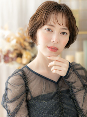 個性的シースルーぱっつん前髪フェミニンボブ　ダークブラウンb