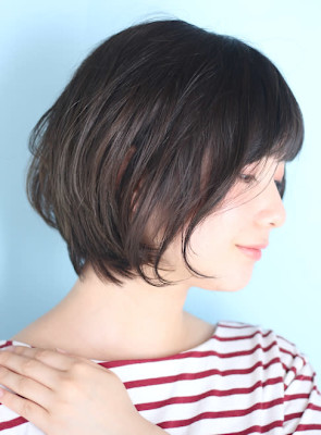 ショート・ボブ/白髪ぼかし/ハイライト/ボブレイヤー/40代