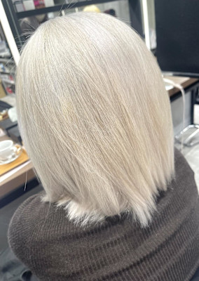 ミルキーホワイト/茅ヶ崎白髪隠しブリーチ