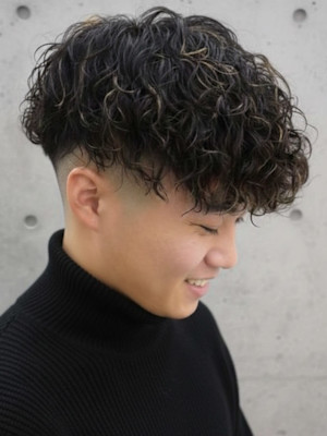 メンズ ツイストスパイラルパーマ ツーブロックマッシュ