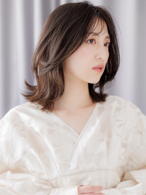 黒髪アッシュくびれウルフ小顔ハイレイヤーカット30代40代