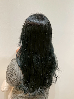 自然な透明感｜ブルーブラック【担当：吉井】