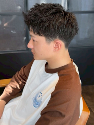 アップバング メンズショート ツーブロック 束感 20代