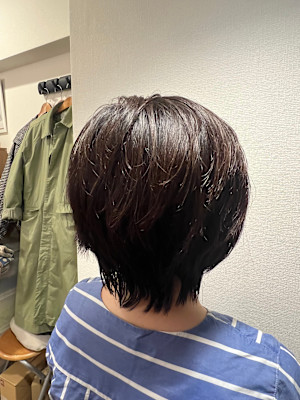 襟足長めショートボブ