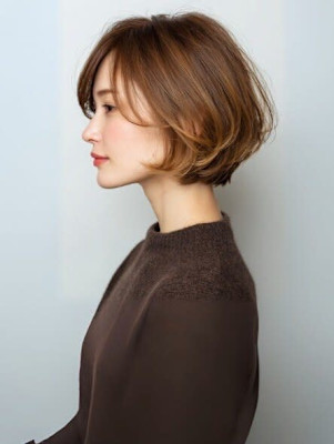 ショートボブ ブラウンベージュ 白髪ぼかしカラー 30代