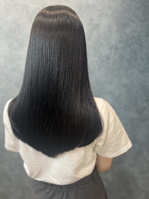 艶髪ストレートヘア