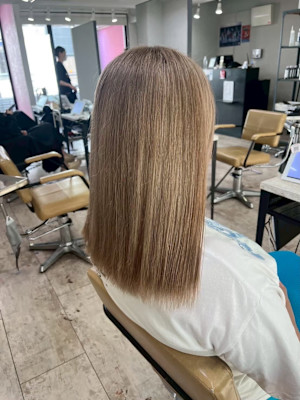 ハイトーンベージュカラーブリーチカラー