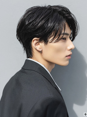 韓国風ヘア マッシュ センターパート アップバング 20代