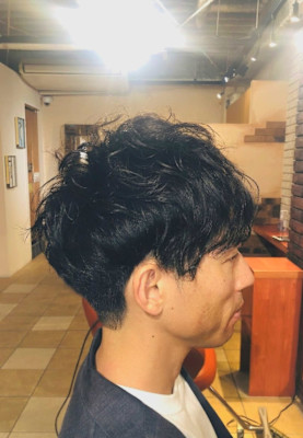 大人男子の無造作マッシュパーマ【125スタイル】