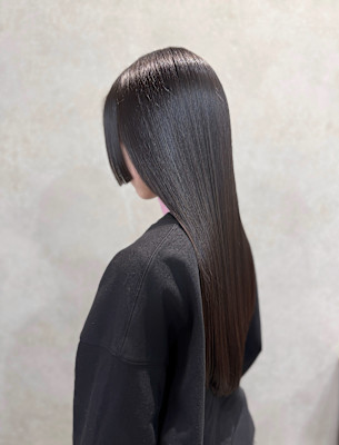 ツヤ感重視の 髪質改善シルクストレート