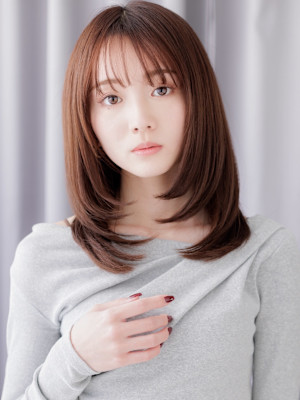 大人美人艶感ストレートセミロングレイヤーカット30代40代