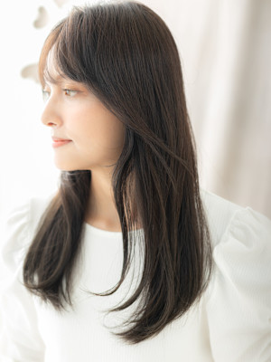 黒髪ダークアッシュ顔周りレイヤーエアストレート30代40代