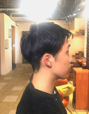 清潔感溢れる爽やかなツーブロックショート【128スタイル】