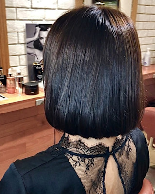 艶やかな質感とまとまりが魅力のボブ【130スタイル】