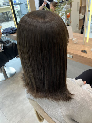 オリーブベージュ