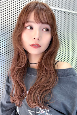 ナチュラルな柔らかさが魅力のロングスタイル