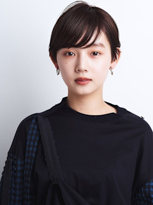 大人可愛いショート×オリーブカラー