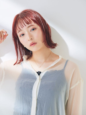 ボブ×暖色カラー×外はね