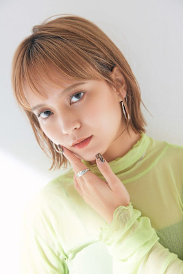 ハイトーンカラー×切りっぱなしボブ