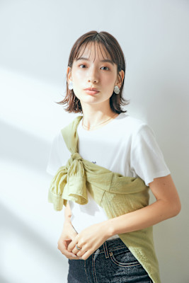 オレンジカラー耳かけ前下がり小顔大人ボブ　10代20代30代