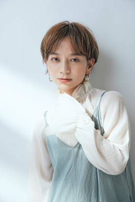 ピアスが映えるハンサムショート20代・30代