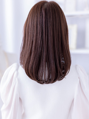 ツヤ感ダークアッシュバタフライレイヤーカット　モカブラウン