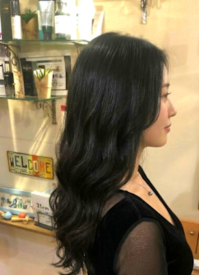 艶やかな黒髪が映える韓国風ロングウェーブ【133スタイル】