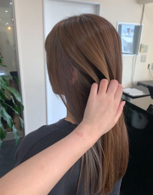 インナーカラー　イヤリングカラー　ブリーチ　ケアブリーチ