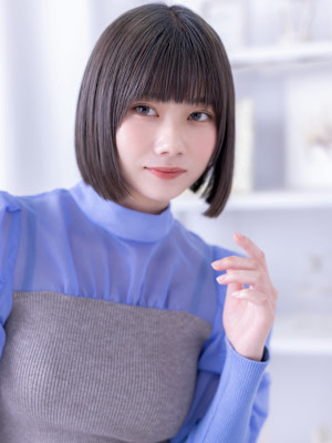 黒髪姫カット切りっぱなしミニボブレイヤー　ダークグレージュ