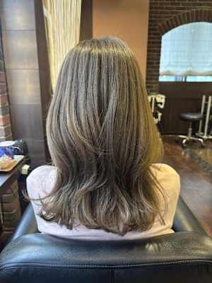 柔らかハイトーングレージュ