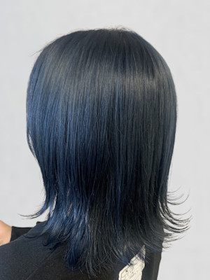 ブルーブラック ブリーチ ダブルカラー 外ハネミディ 20代