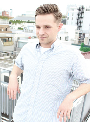 リバースセンターパート刈り上げセンターパートサーフカール