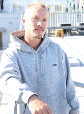 リバースセンターパート刈り上げセンターパートサーフカール