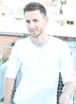 リバースセンターパート刈り上げセンターパートサーフカール