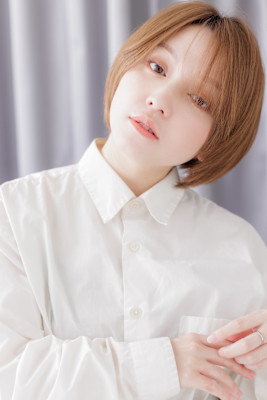 ハイトーンカラーイメチェン小顔マッシュショート10代20代