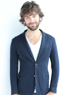 リバースセンターパート刈り上げセンターパートサーフカール