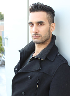 刈り上げセンターパートサーフカールフェザーパーママレットヘア