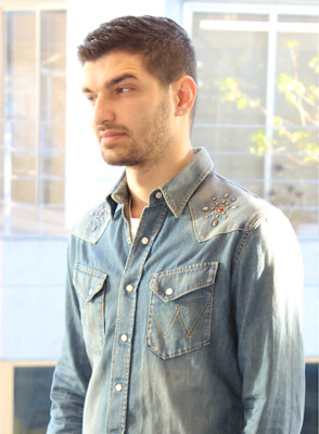 リバースセンターパート刈り上げセンターパートサーフカール