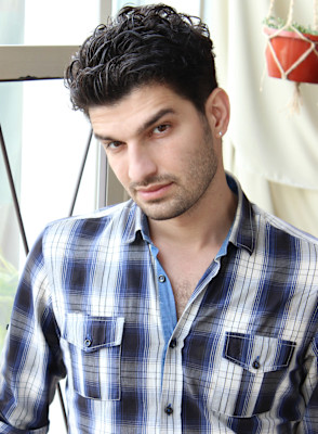 リバースセンターパート刈り上げセンターパートサーフカール