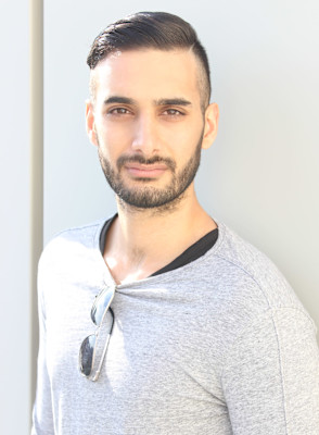 刈り上げセンターパートサーフカールフェザーパーママレットヘア