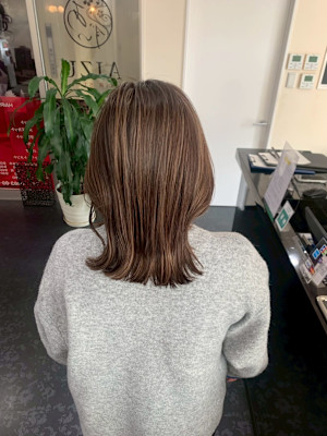 ハイライト　白髪ぼかしハイライト　カラー　ケアブリーチ