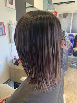 スモーキーピンクベージュ