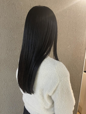 黒髪ロングストレートヘア