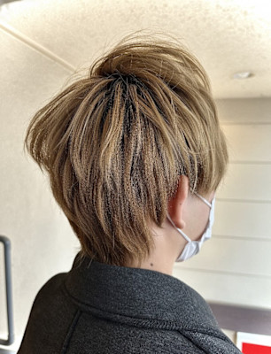 束感と動きで魅せるハイトーンウルフ【149スタイル】