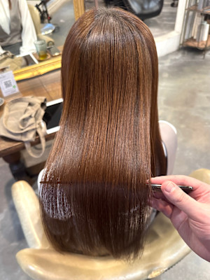 美髪縮毛矯正で自然なストレートへ